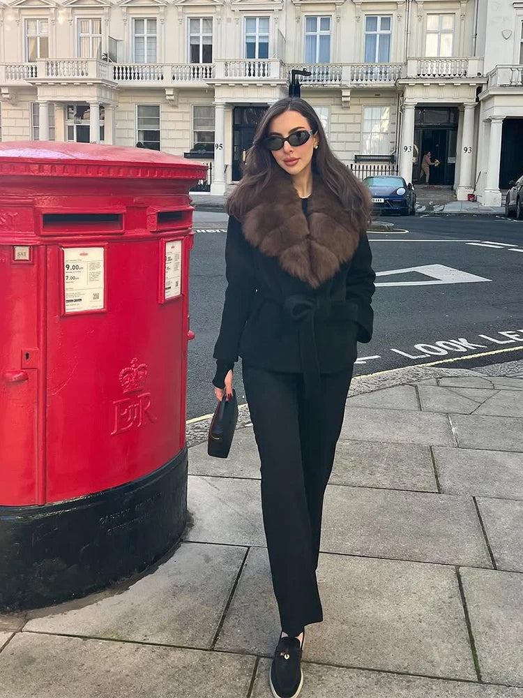 Women Fashion Faux Fur Woolen Coat.